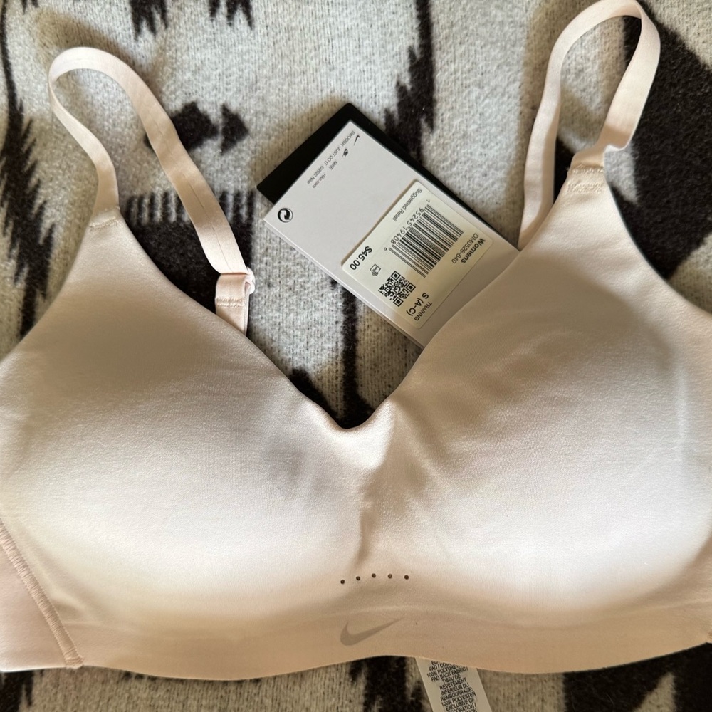 Nike Women's Alate Sports Bra